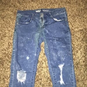 Ripped Mid-rise skinny jeans